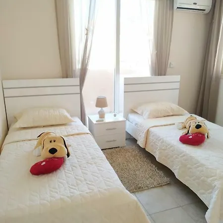 Royal Seacrest Apartament Pafos