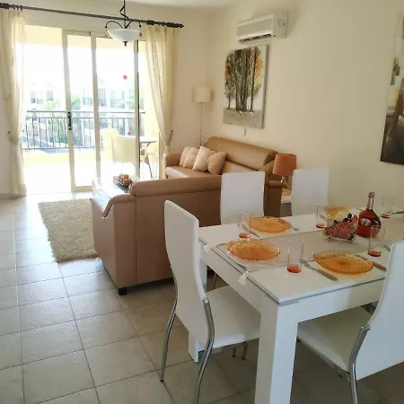 Διαμέρισμα Royal Seacrest *