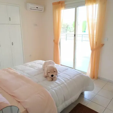 Royal Seacrest Apartment *